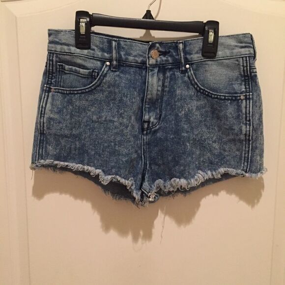 Bullhead High Rise Shorts  - Picture 2 of 6